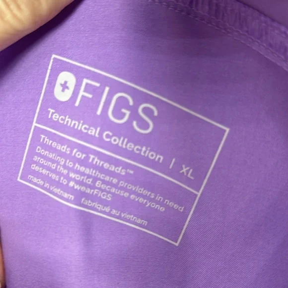 Figs Women’s Two Piece Scrub Set Rafaela Top and Kade Pants purple size XL. - Picture 11 of 13